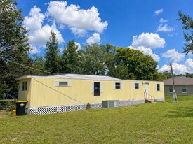 225 Adams St in Auburndale, FL - Building Photo