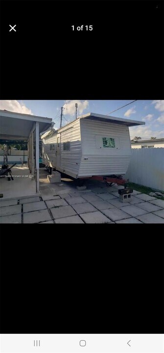 1085 NW 185th Ter in Miami, FL - Building Photo