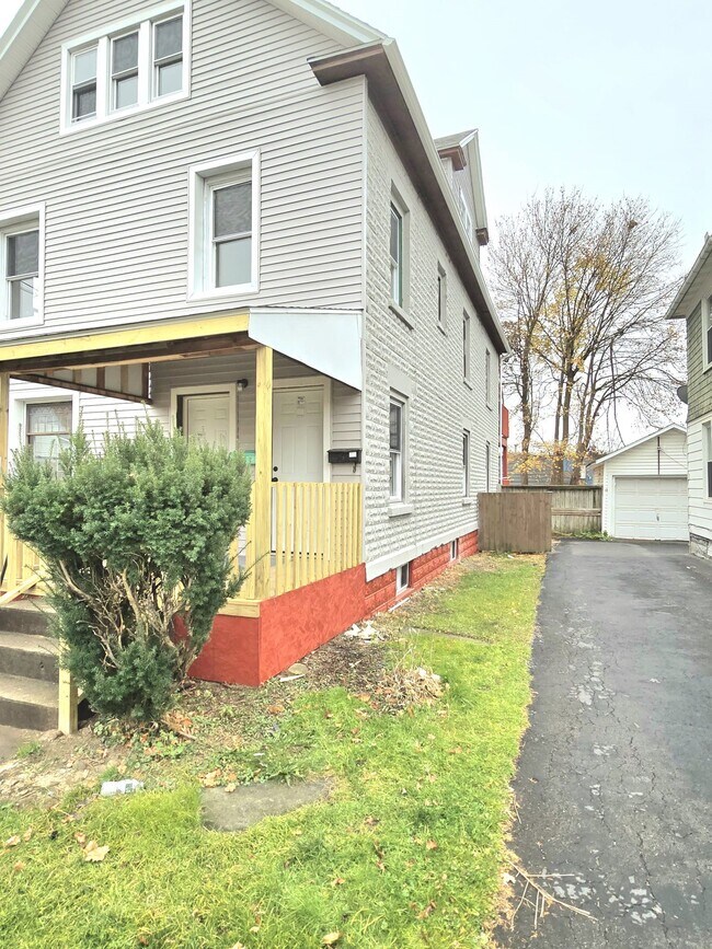 804 Broad St in Endicott, NY - Building Photo - Building Photo