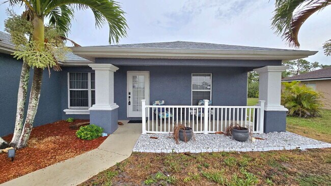 3105 Van Buren Pkwy in Cape Coral, FL - Building Photo - Building Photo