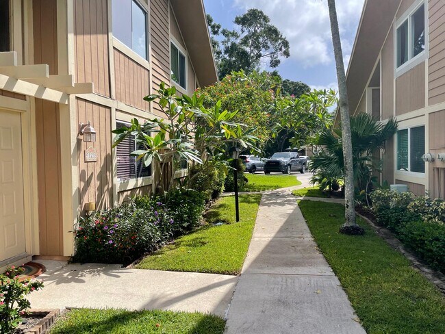 121 Maplecrest Cir in Jupiter, FL - Building Photo - Building Photo