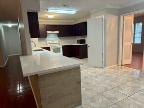 15711 Wingdale Dr in Houston, TX - Building Photo - Building Photo