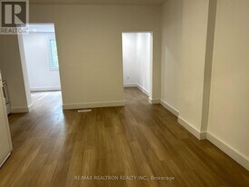 1293 Gerrard St E in Toronto, ON - Building Photo