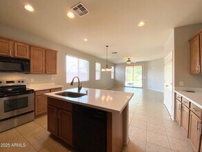 1376 E Mia Ln in Gilbert, AZ - Building Photo - Building Photo
