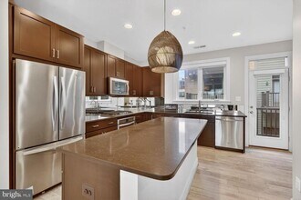 10425 Fernwood Rd in Bethesda, MD - Building Photo - Building Photo