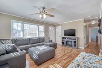 516 Canterbury Rd in Virginia Beach, VA - Building Photo - Building Photo