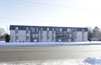 Elk Crossing Apartments in Elk River, MN - Building Photo - Building Photo