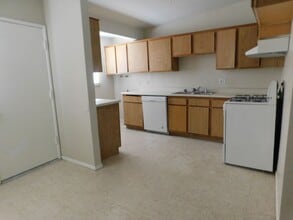 408 Sahara Dr in Ridgecrest, CA - Building Photo - Building Photo