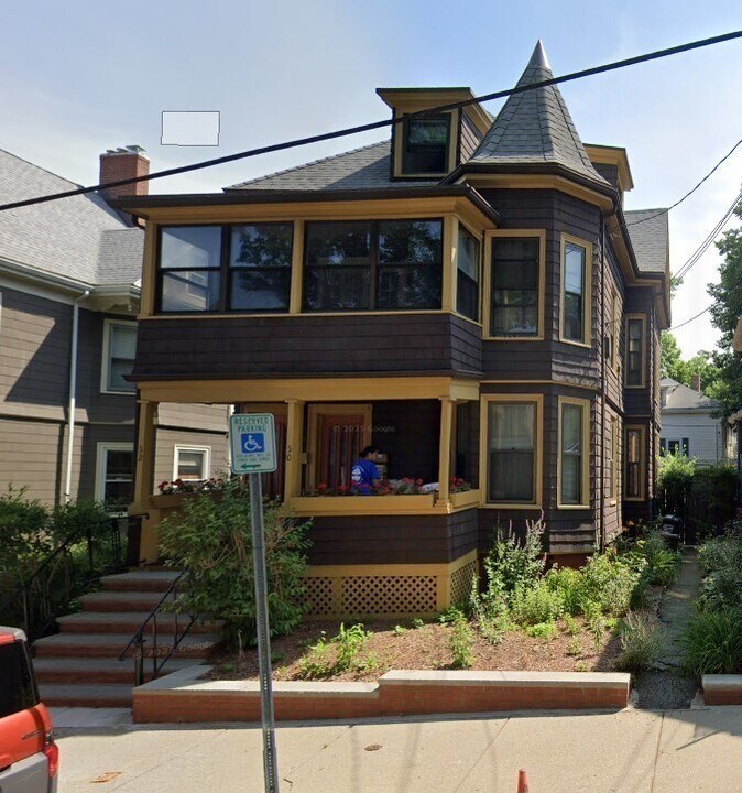 52 Mt Pleasant St in Cambridge, MA - Building Photo