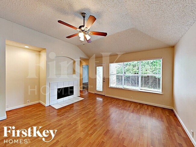 1003 Prado Real Dr in Arlington, TX - Building Photo - Building Photo