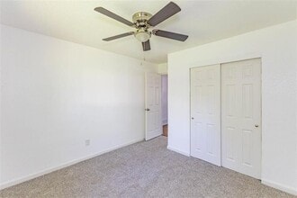 6021 E 151st Ter, Unit A in Grandview, MO - Building Photo - Building Photo