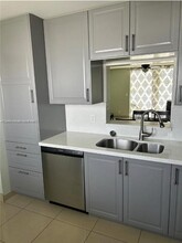 319 NE 14th Ave in Hallandale Beach, FL - Building Photo - Building Photo