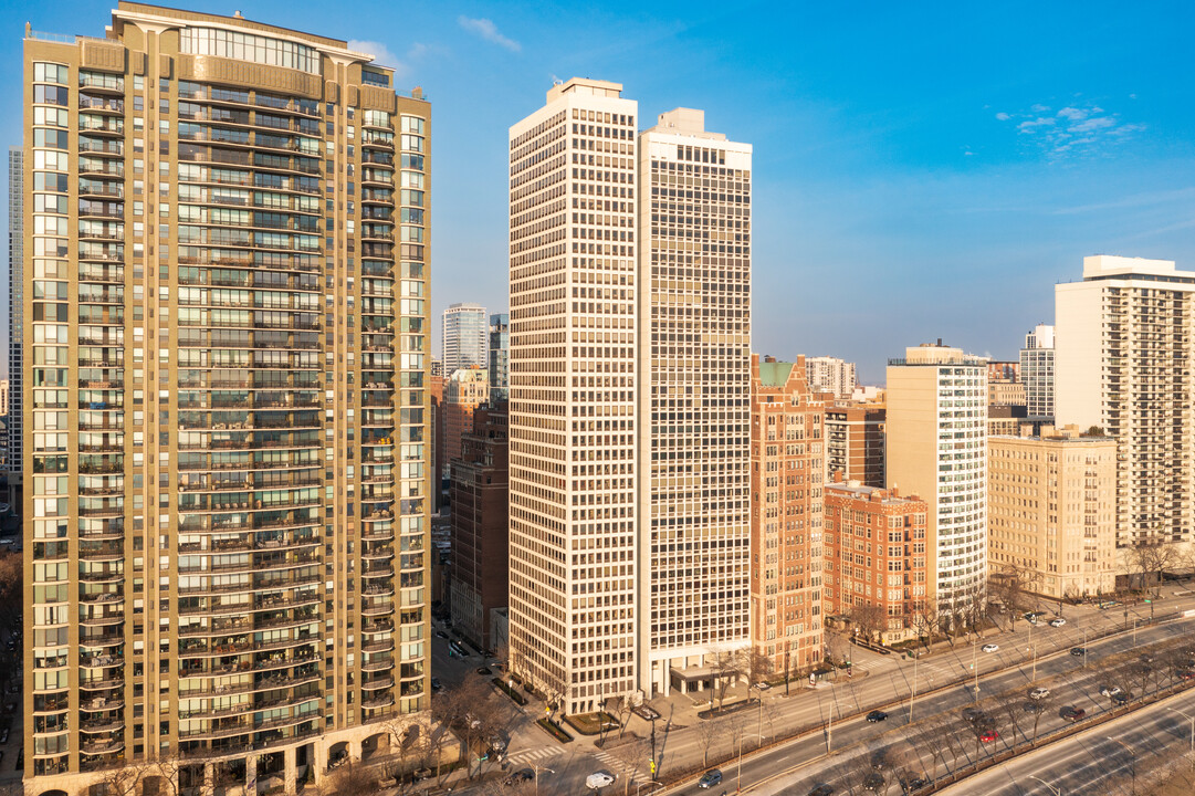 1100 N Lake Shore Dr in Chicago, IL - Foto de edificio