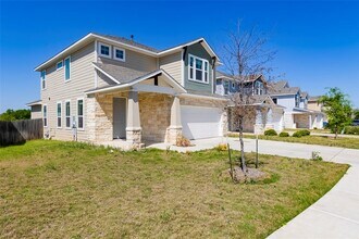 113 Riverhill Dr in Andice, TX - Building Photo - Building Photo