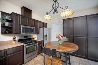 213 Pacific Oak Ct in Folsom, CA - Building Photo - Building Photo