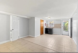 54 Towers St in Jersey City, NJ - Building Photo - Building Photo