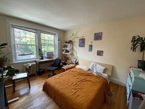 76 Parkman St, Unit #4 in Brookline, MA - Foto de edificio - Building Photo