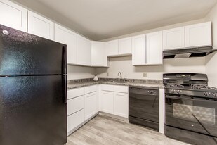 Pheasant Run Apartments in Nashua, NH - Building Photo