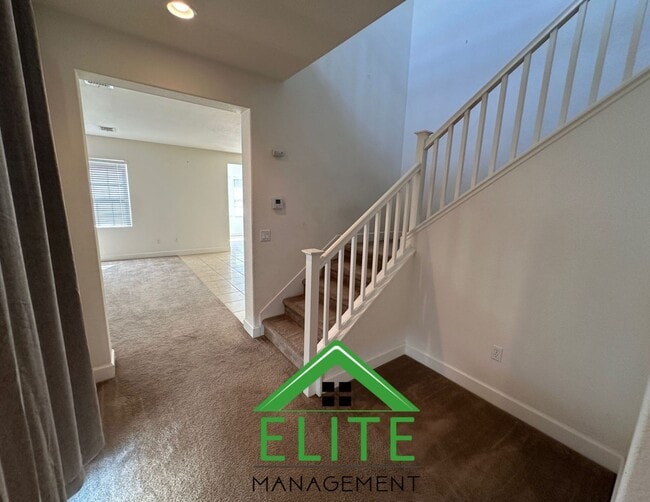 546 W Campania Way in Mountain House, CA - Building Photo - Building Photo