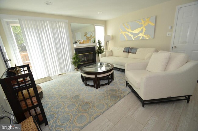 7538 Cross Gate Ln in Alexandria, VA - Building Photo - Building Photo