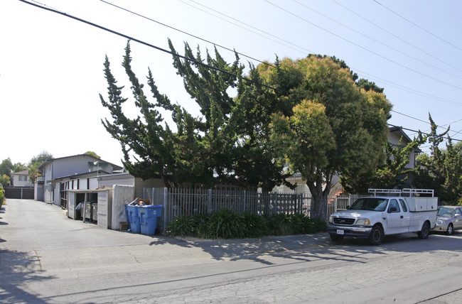 Palm Terrace Apartments in Palo Alto, CA - Building Photo - Building Photo