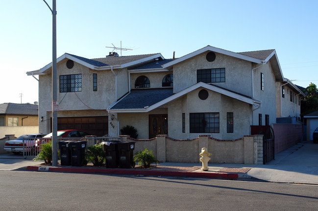 4918 W 119th St in Hawthorne, CA - Foto de edificio - Building Photo