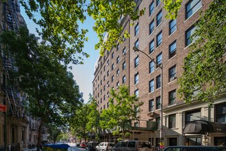 232 E 12th St in New York, NY - Building Photo - Primary Photo