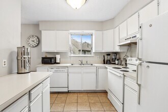 8927 Hauser St in Lenexa, KS - Building Photo - Building Photo