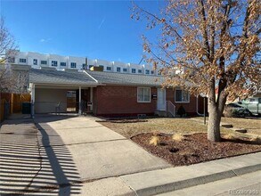 1381 Worchester St in Aurora, CO - Building Photo - Building Photo