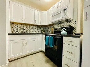 5908 Kiam St in Houston, TX - Building Photo - Building Photo