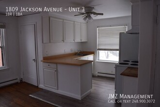 1809 Jackson Ave in Ann Arbor, MI - Foto de edificio - Building Photo