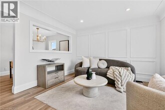 330 E 15th St in Hamilton, ON - Building Photo - Building Photo