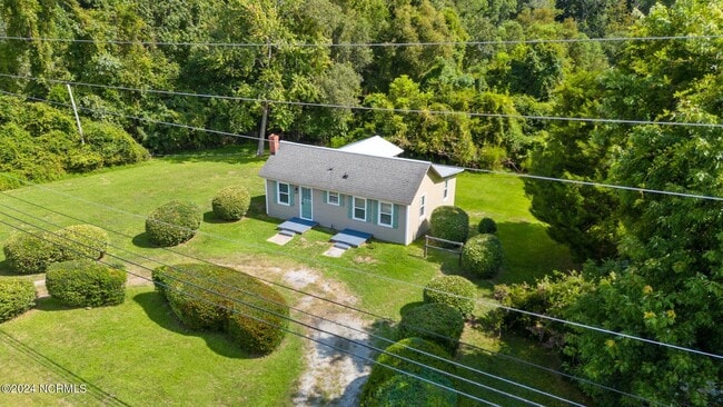 property at 2810 Oaks Rd