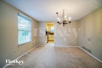 5586 Edie Dr in Hilliard, OH - Building Photo - Building Photo