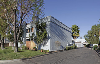 1184 N Escondido Blvd Apartments