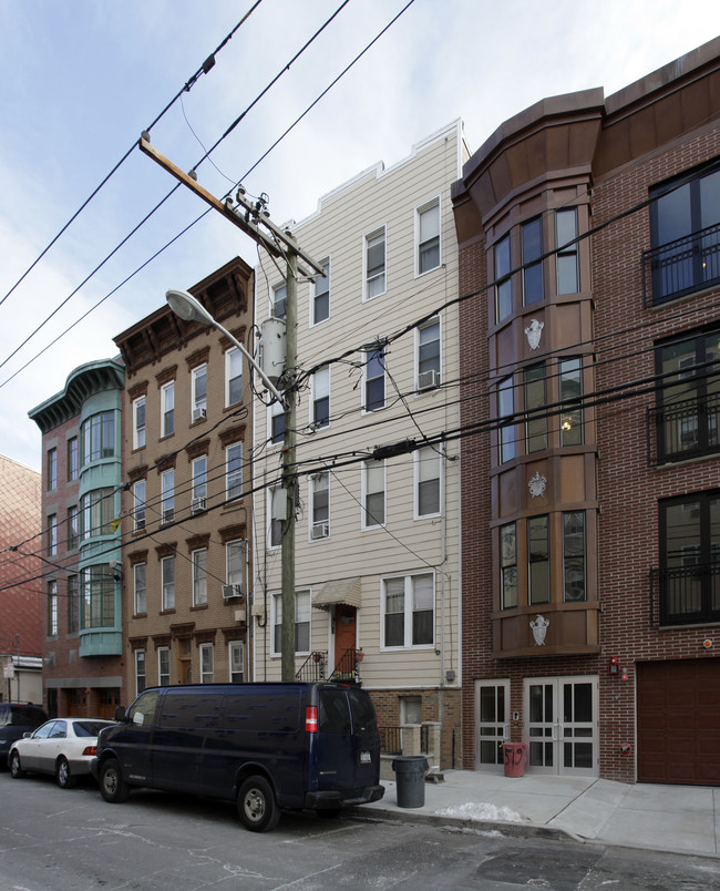 519 Madison St in Hoboken, NJ - Building Photo - Building Photo