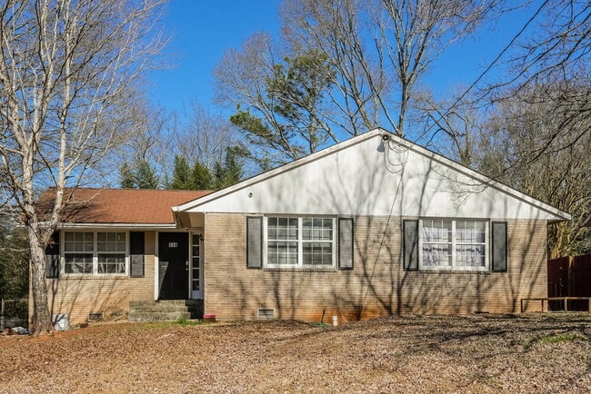 558 Wavelyn Way