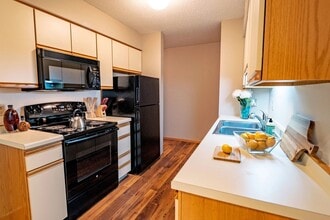 Plymouth Square in Plymouth, MN - Foto de edificio - Building Photo