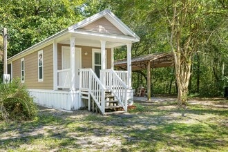 1721 County Hwy 83A W in Freeport, FL - Building Photo - Building Photo