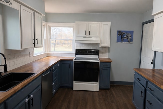 418 Hurstbourne Rd in Irondequoit, NY - Building Photo - Building Photo