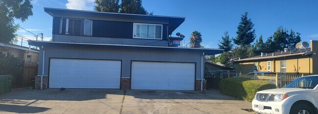 2509 109th Ave, Unit C in Oakland, CA - Building Photo - Building Photo