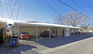 1021 Silver Ave SW in Albuquerque, NM - Foto de edificio - Building Photo
