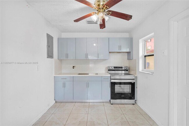 535 NW 18th St in Fort Lauderdale, FL - Building Photo - Building Photo