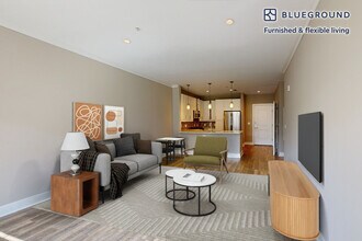 240 E Shore Rd in Great Neck, NY - Building Photo - Building Photo