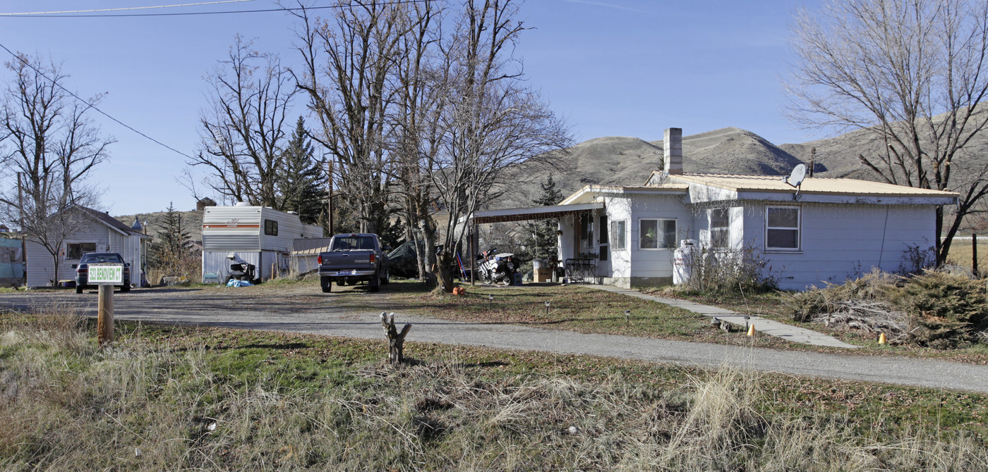 523 Bendview Ct in Horseshoe Bend, ID - Building Photo