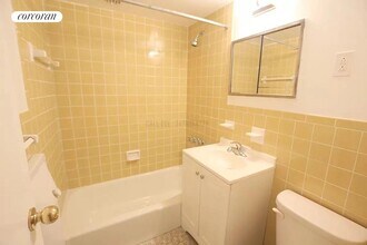 864 West End Ave in New York, NY - Foto de edificio - Building Photo