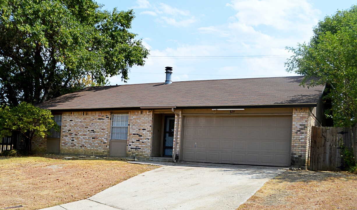 829 Annapolis Dr in Fort Worth, TX - Building Photo