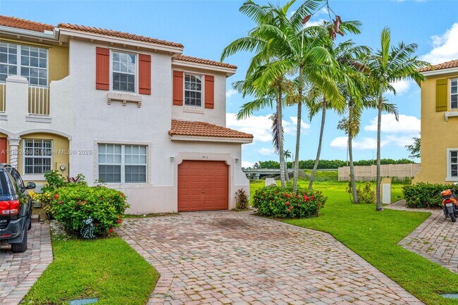 443 NE 21st Terrace in Homestead, FL - Building Photo - Building Photo