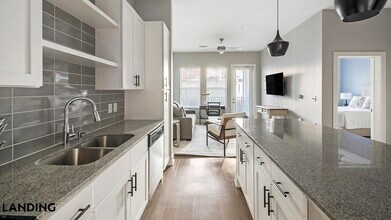 15401 Chenal Pkwy, Unit 4117 in Little Rock, AR - Foto de edificio - Building Photo