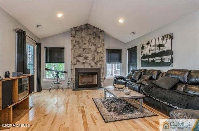 property at 115 Chariot Ct